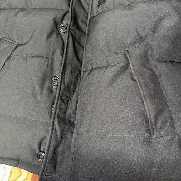 Black Ski & Snowboard Jacket with Insulation and Extreme Weather Resistance - Picture 12 of 14